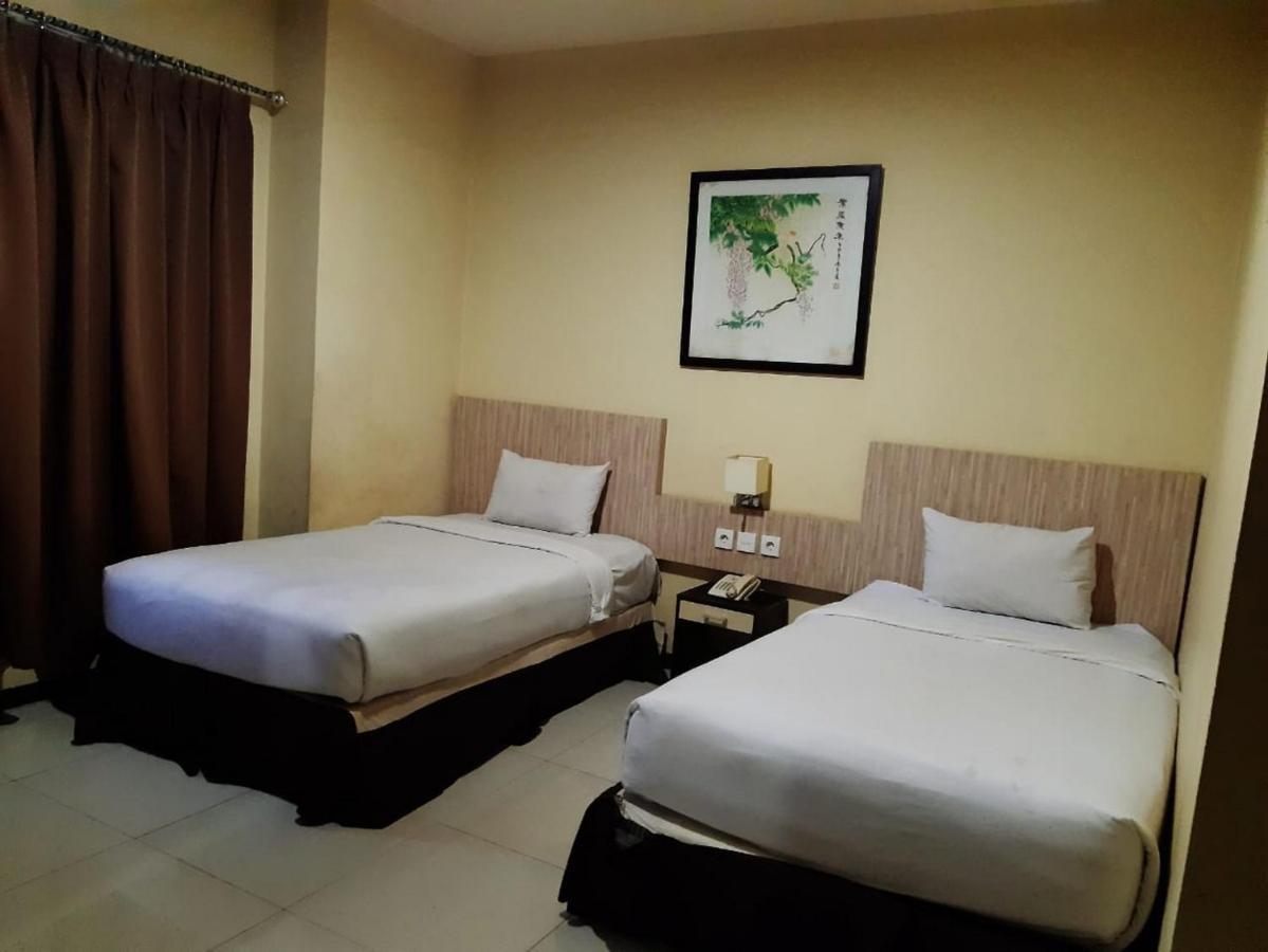 Hotel Agraha Makassar Bagian luar foto