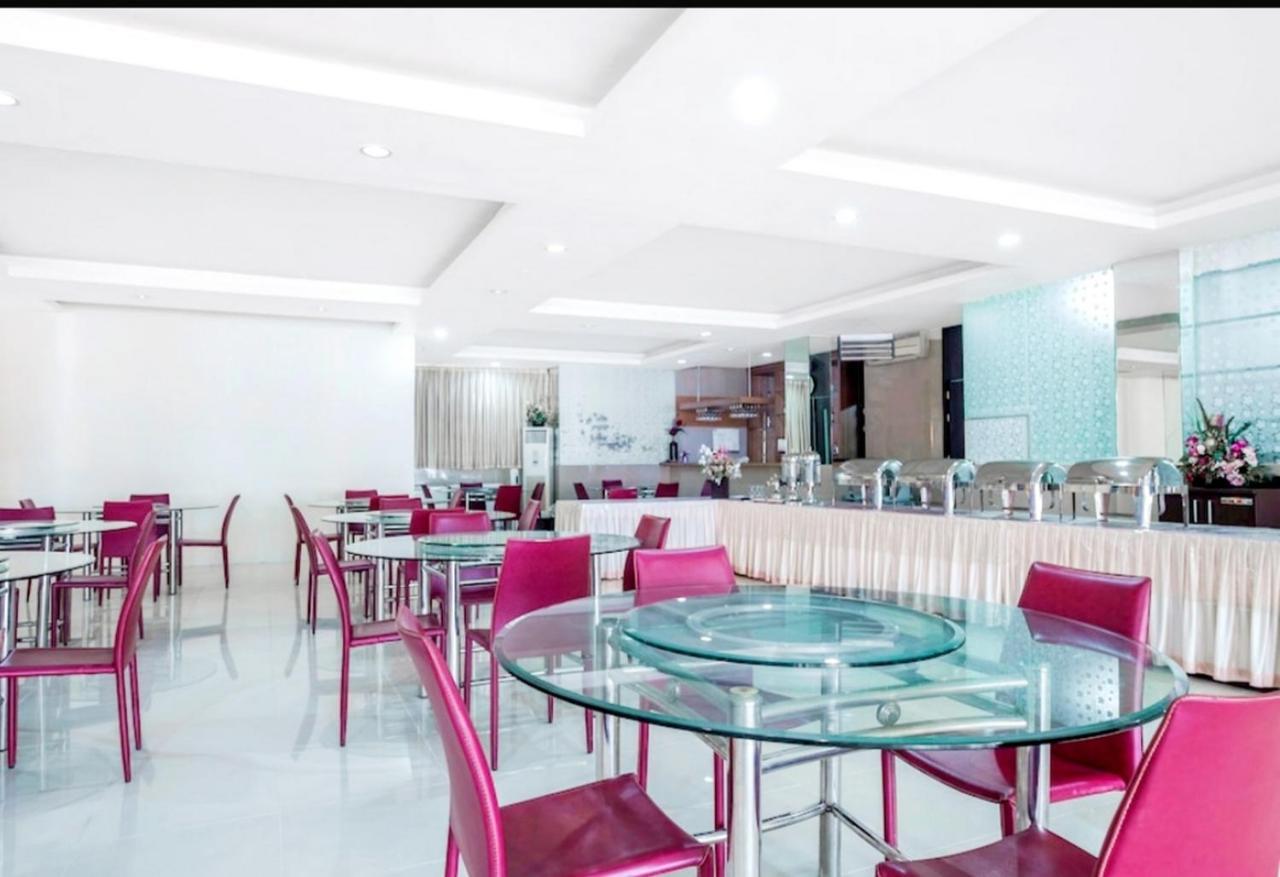 Hotel Agraha Makassar Bagian luar foto