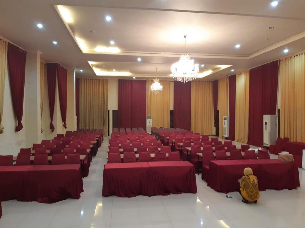 Hotel Agraha Makassar Bagian luar foto
