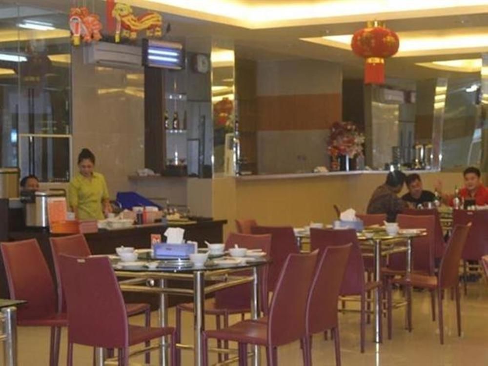 Hotel Agraha Makassar Bagian luar foto