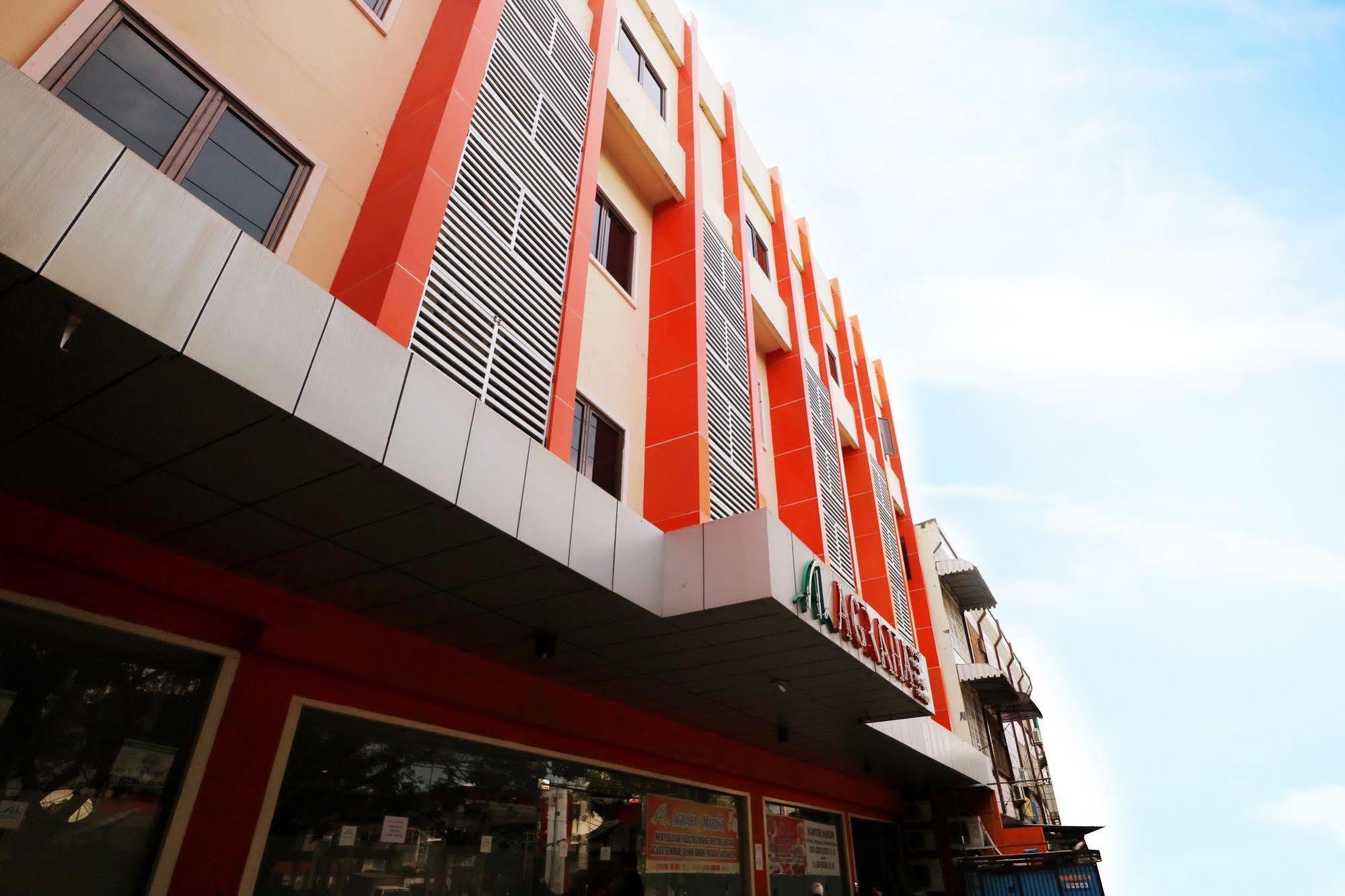 Hotel Agraha Makassar Bagian luar foto