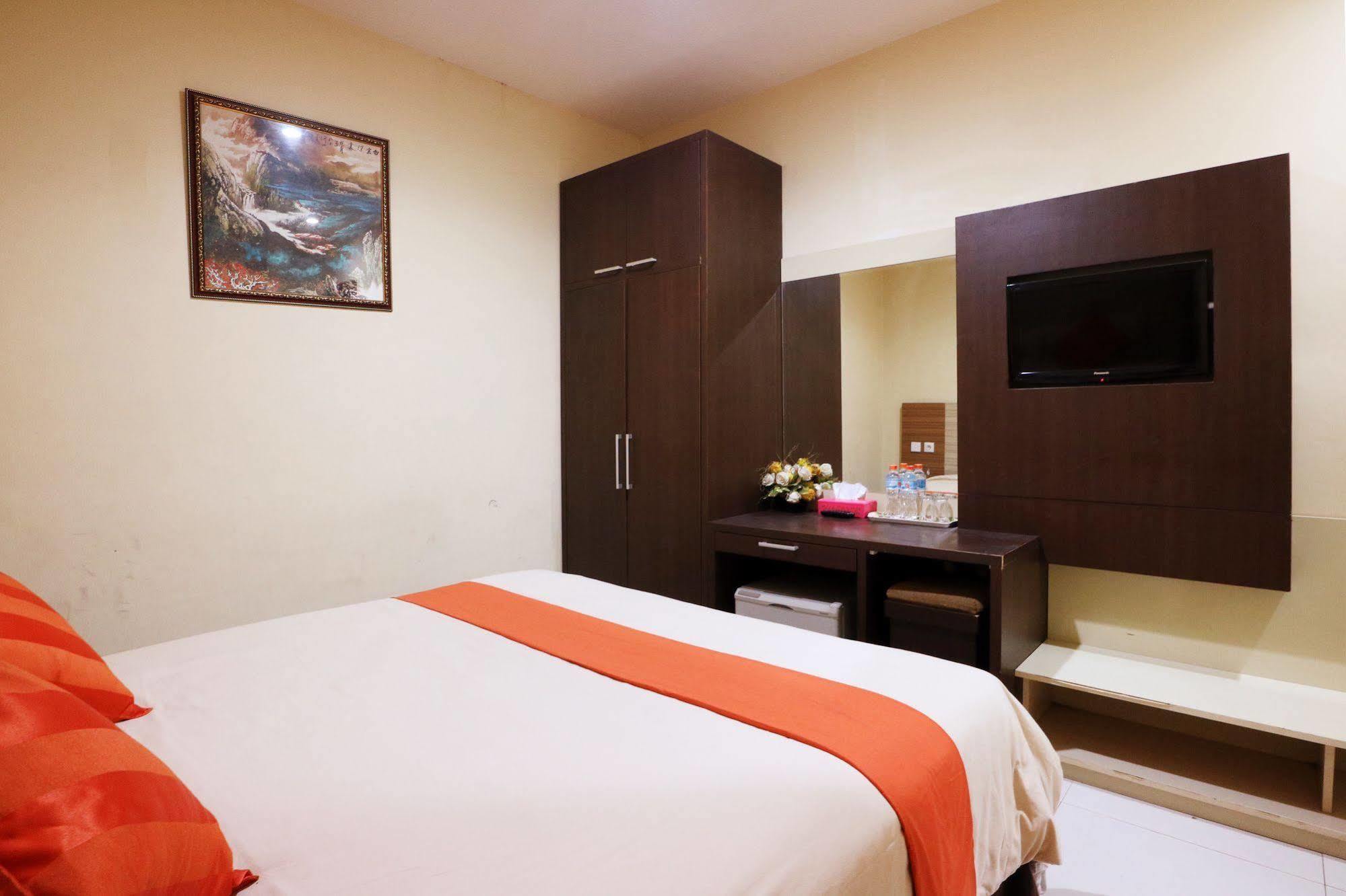 Hotel Agraha Makassar Bagian luar foto