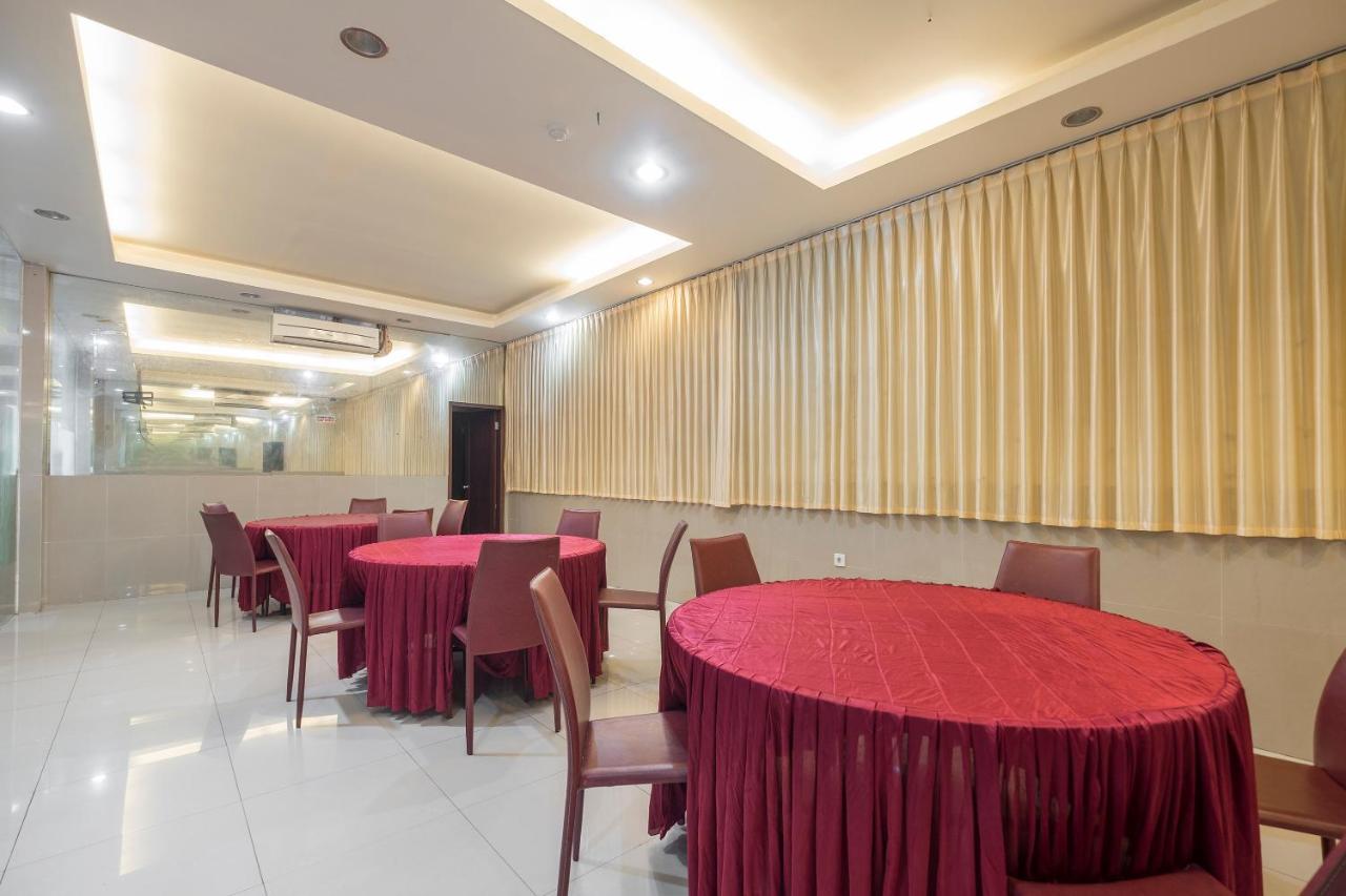 Hotel Agraha Makassar Bagian luar foto