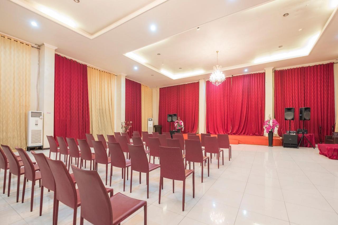 Hotel Agraha Makassar Bagian luar foto