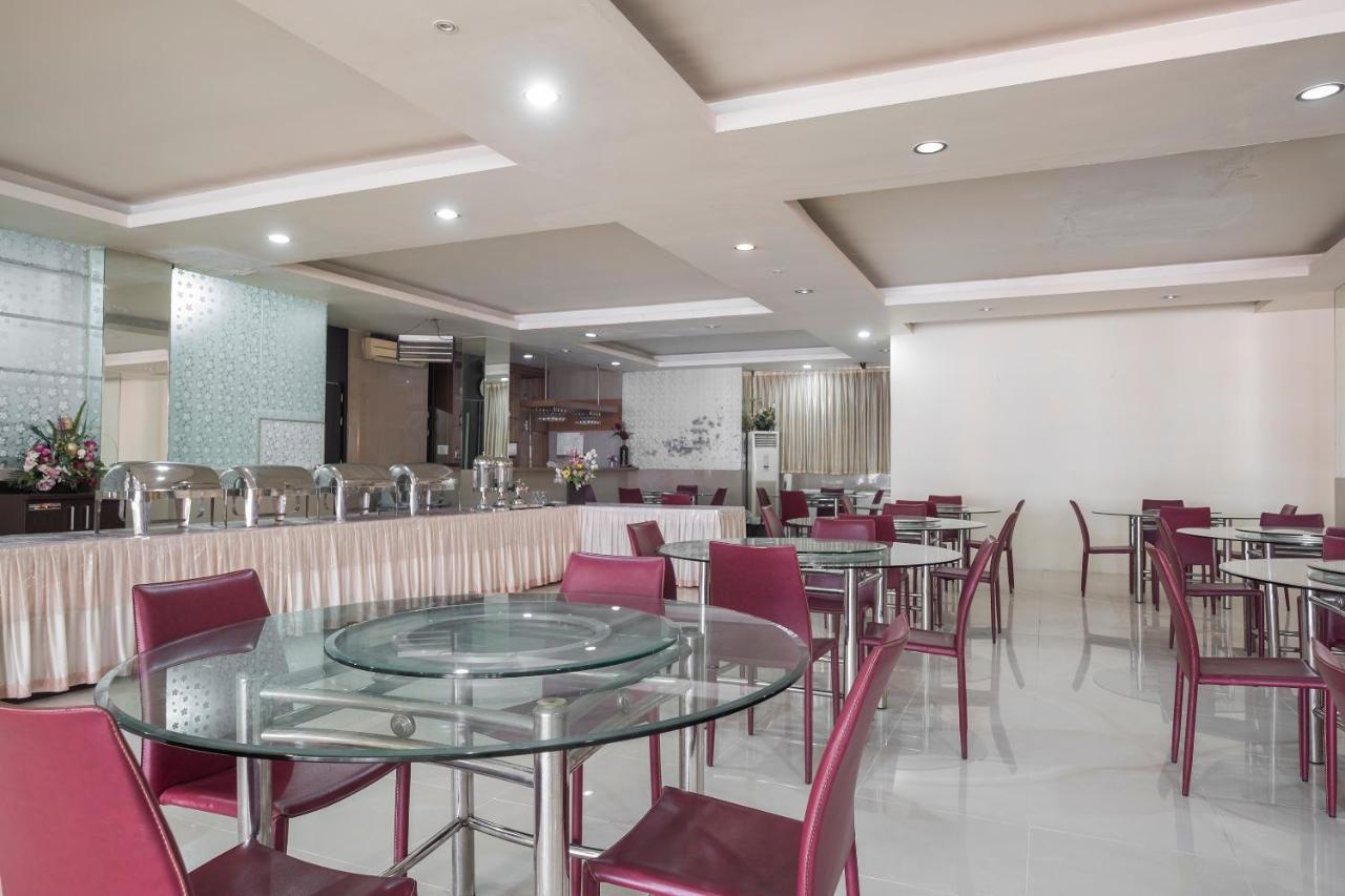 Hotel Agraha Makassar Bagian luar foto