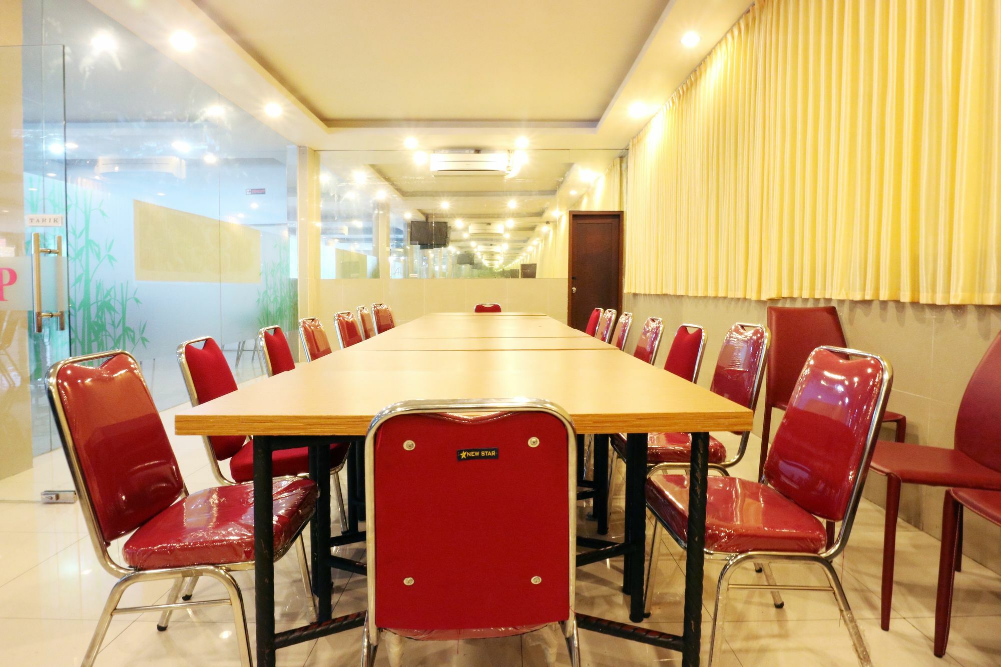 Hotel Agraha Makassar Bagian luar foto