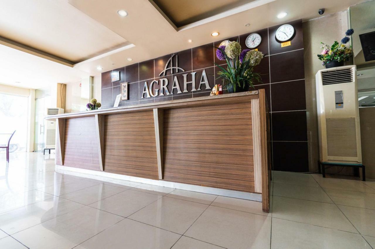 Hotel Agraha Makassar Bagian luar foto