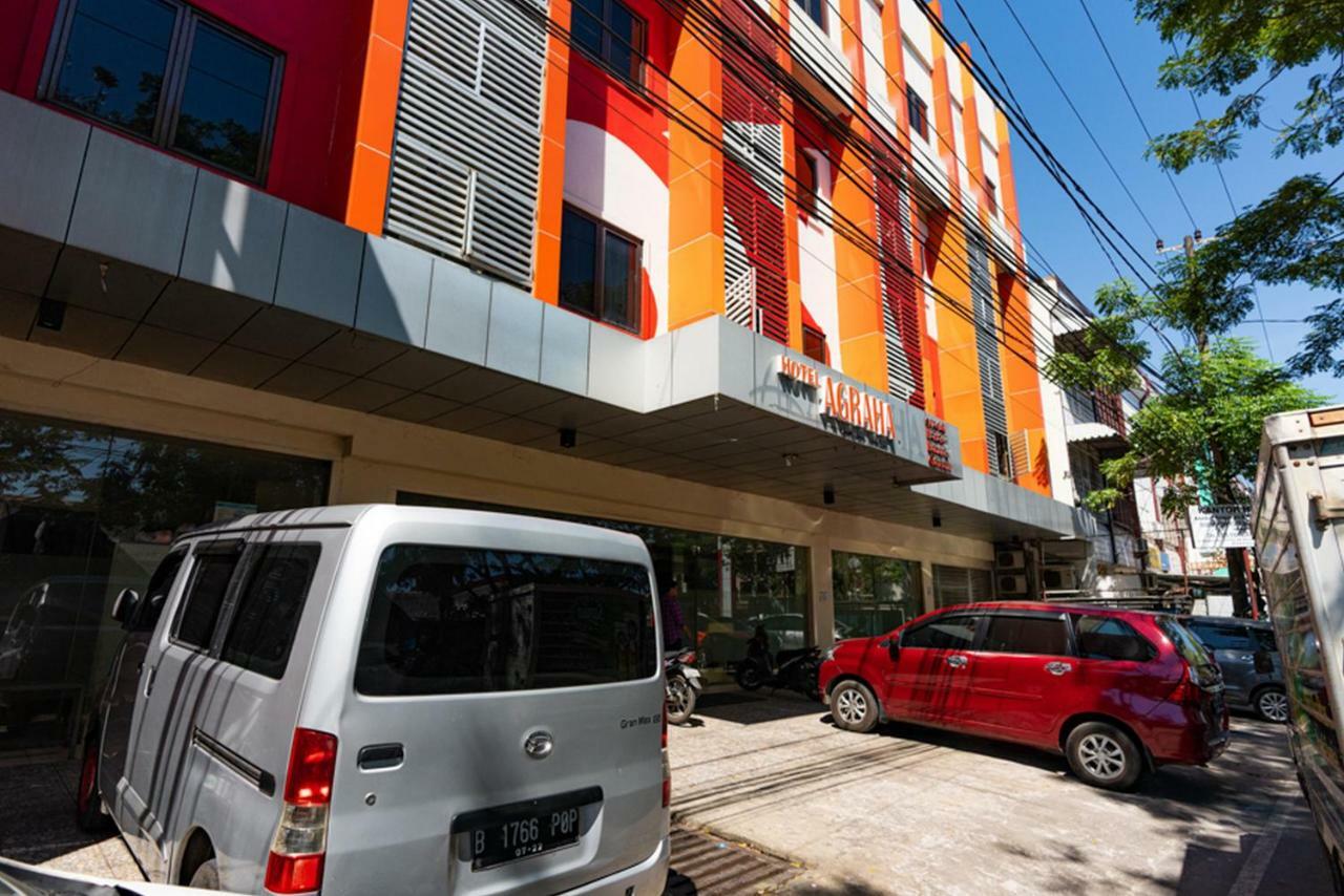 Hotel Agraha Makassar Bagian luar foto