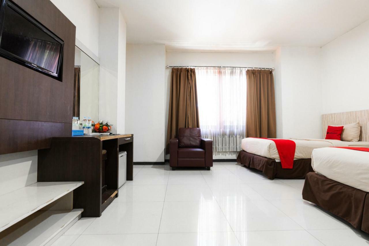 Hotel Agraha Makassar Bagian luar foto